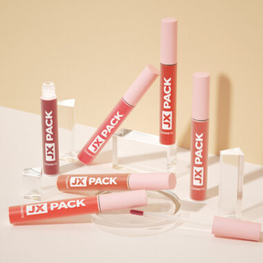 Luxury custom empty lip gloss tubes with elegant finishes