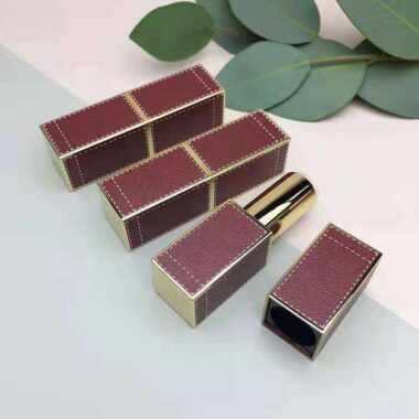 Luxury magnetic lipstick tubes in custom colors and finishes