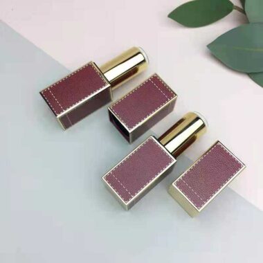 Luxury magnetic lipstick tubes in custom colors and finishes
