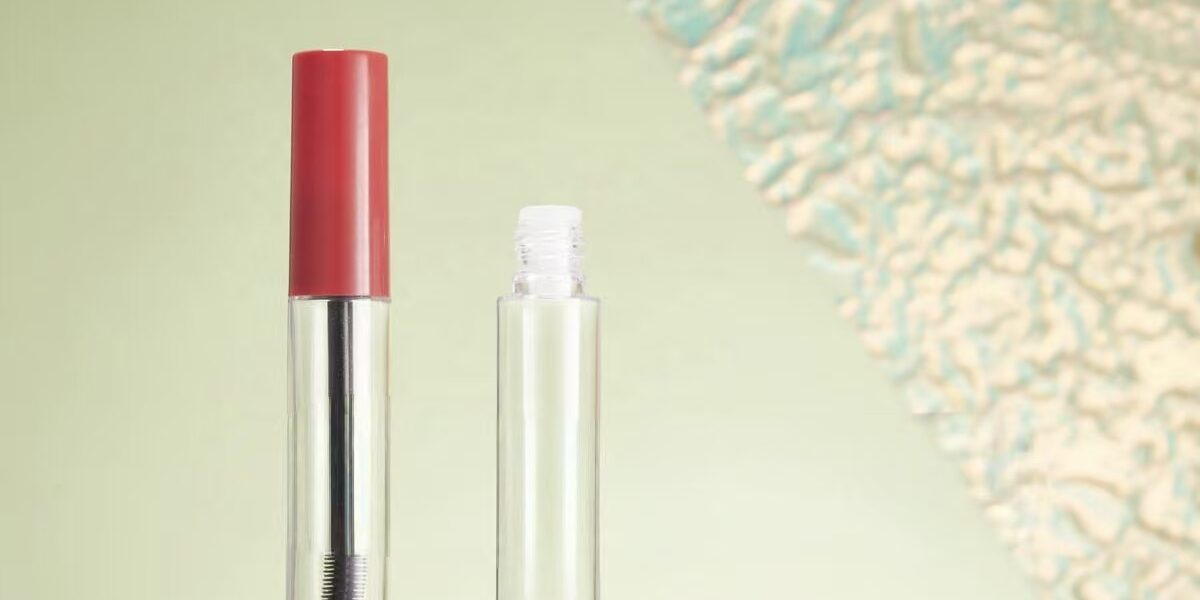 Cosmetic mascara tube for professional makeup packaging