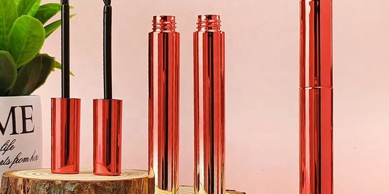 Plastic mascara tube for cosmetic and beauty packaging