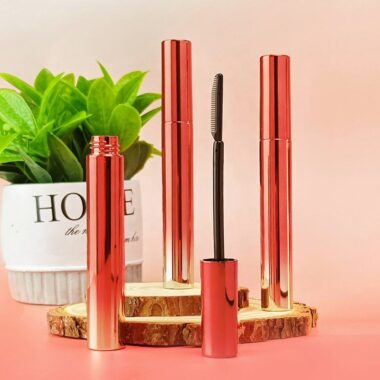 Plastic mascara tube for cosmetic and beauty packaging