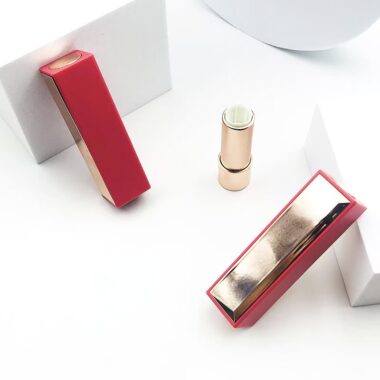 Round lipstick tube with mirror and push button for beauty packaging