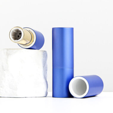 Round magnetic lipstick tube for luxury cosmetic packaging