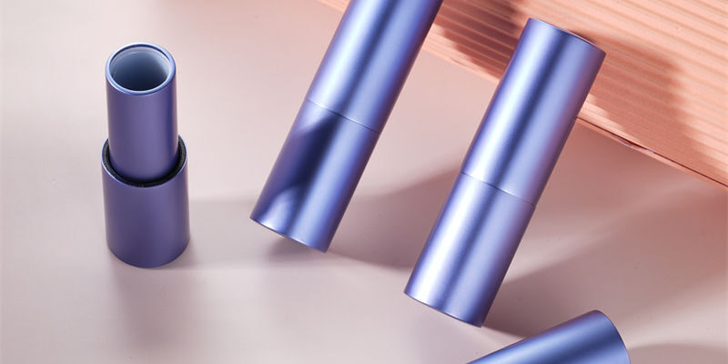Round magnetic lipstick tube for luxury cosmetic packaging